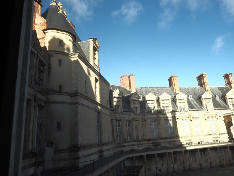 楓丹白露宮(Chateau de Fontainebleau),外掛凱旋門(Arc de Triomphe)、聖母院(Cathédrale Notre-Dame de Paris)、歌劇院(Palais Garnier)、莫里哀噴泉(Fontaine Molière)、聖米歇爾噴泉(Fontaine Saint-Michel) — 世界文化遺產 之 楓丹白靈宮及其園林(Palace and Park of Fontainebleau) — 2023年冬季歐洲行旅 第八部