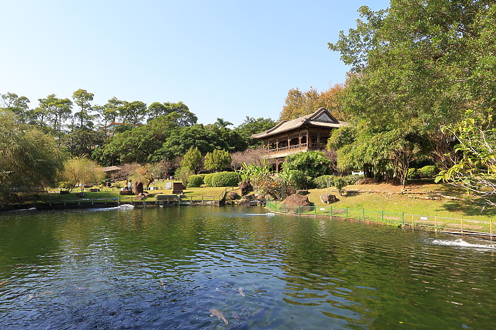 Canon RF-S 10-18mm f/4.5-6.3 IS STM 評測報告｜攝錄皆宜、僅 150g 的隨身超廣角鏡頭！