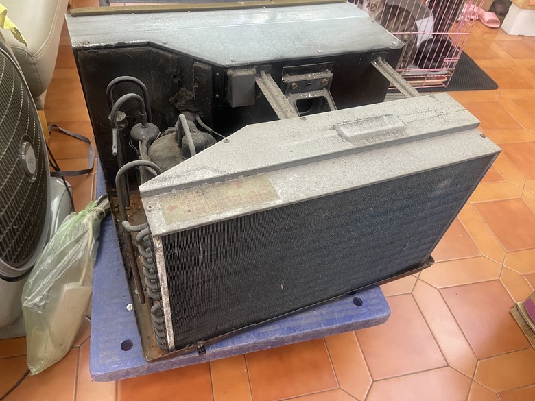 開箱文:HITACHI 日立變頻窗型冷暖氣-左側吹 RA-28HV1