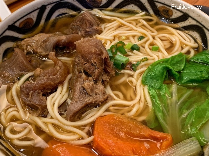 回味往日的泡沫紅茶店時光，三五好友聚會、喝茶、吃點心
