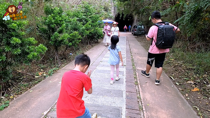 【親子景點 | 遊記】有如神隱少女山洞般的後龍過港隧道，免費散步好所在