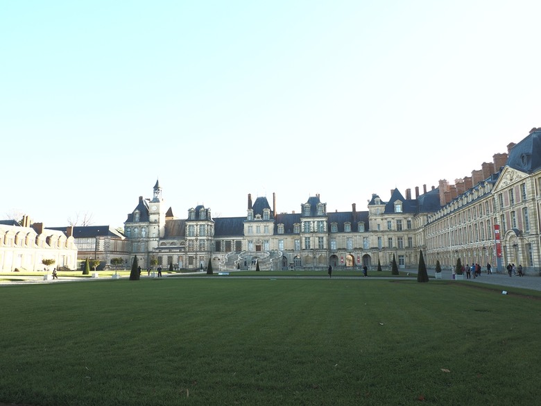 楓丹白露宮(Chateau de Fontainebleau),外掛凱旋門(Arc de Triomphe)、聖母院(Cathédrale Notre-Dame de Paris)、歌劇院(Palais Garnier)、莫里哀噴泉(Fontaine Molière)、聖米歇爾噴泉(Fontaine Saint-Michel) — 世界文化遺產 之 楓丹白靈宮及其園林(Palace and Park of Fontainebleau) — 2023年冬季歐洲行旅 第八部