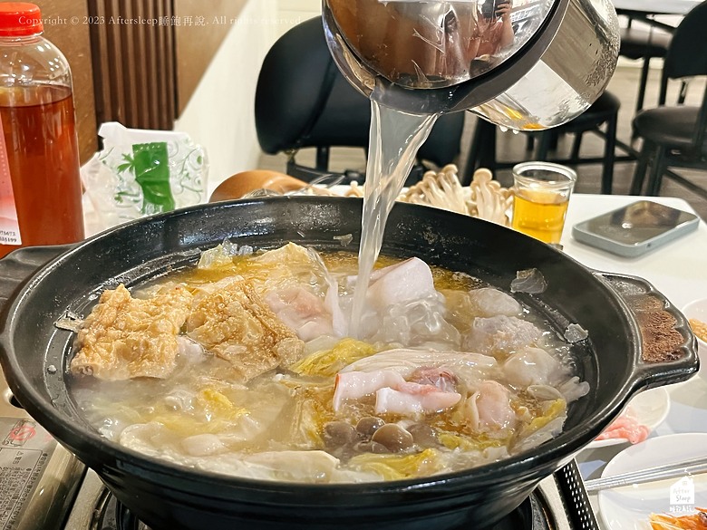 高雄苓雅｜千槢小館 HOTPOT＿香氣滿滿酸菜白肉鍋