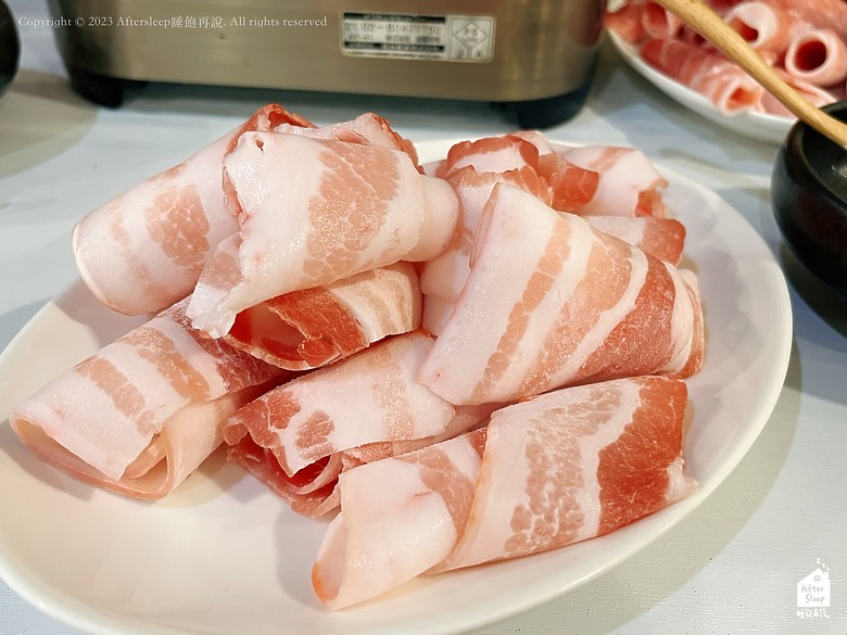 高雄苓雅｜千槢小館 HOTPOT＿香氣滿滿酸菜白肉鍋