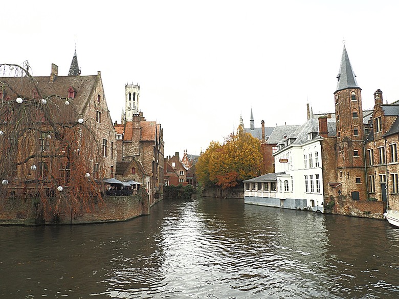 布魯日大廣場(Grote Markt)、大鐘樓(Belfort) 、市政廳(Stadhuis Brugge) 、玫瑰碼頭(Rosary Quay) 、聖母教堂(Onze-Lieve-Vrouwekerk)、貝居安禮修道院(Begijnhofkapel),還有白酒淡菜 — 世界文化遺產 之 布魯日歷史中心(Historic Centre of Brugge) — 2023年冬季歐洲行旅 第五部