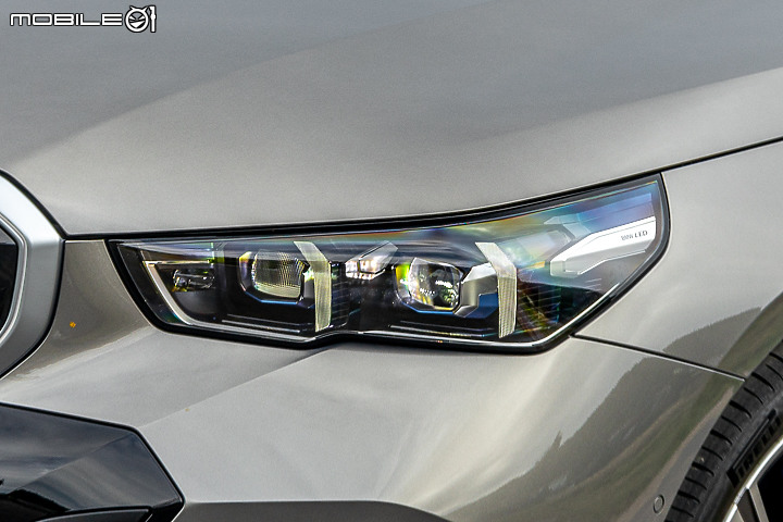 BMW i5 eDrive40 M Sport 試駕｜電能加持科技進化，但仍是你記憶中的五系列！