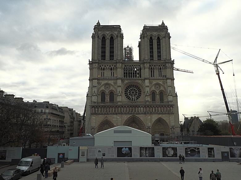 楓丹白露宮(Chateau de Fontainebleau),外掛凱旋門(Arc de Triomphe)、聖母院(Cathédrale Notre-Dame de Paris)、歌劇院(Palais Garnier)、莫里哀噴泉(Fontaine Molière)、聖米歇爾噴泉(Fontaine Saint-Michel) — 世界文化遺產 之 楓丹白靈宮及其園林(Palace and Park of Fontainebleau) — 2023年冬季歐洲行旅 第八部