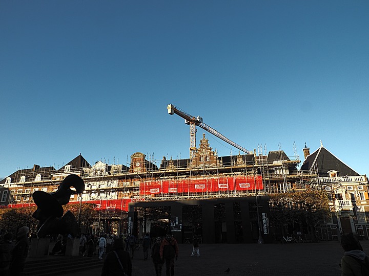 哈倫(Haarlem)市區、聖巴弗教堂(St.-Bavokerk)、桑斯安斯(Zaanse Schans)風車村、福倫丹(Volendam)午餐、羊角村(Giethoorn)遊船 — 荷蘭鄉間風光 — 2023年冬季歐洲行旅 第二部