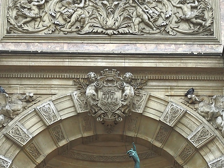 楓丹白露宮(Chateau de Fontainebleau)，外掛凱旋門(Arc de Triomphe)、聖母院(Cathédrale Notre-Dame de Paris)、歌劇院(Palais Garnier)、莫里哀噴泉(Fontaine Molière)、聖米歇爾噴泉(Fontaine Saint-Michel) — 世界文化遺產 之 楓丹白靈宮及其園林(Palace and Park of Fontainebleau) — 2023年冬季歐洲行旅 第八部