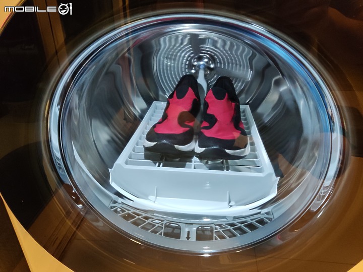 【 開箱分享 】LG WR-100VW 免曬衣智慧乾衣機,實現烘衣自由的白色小精靈!