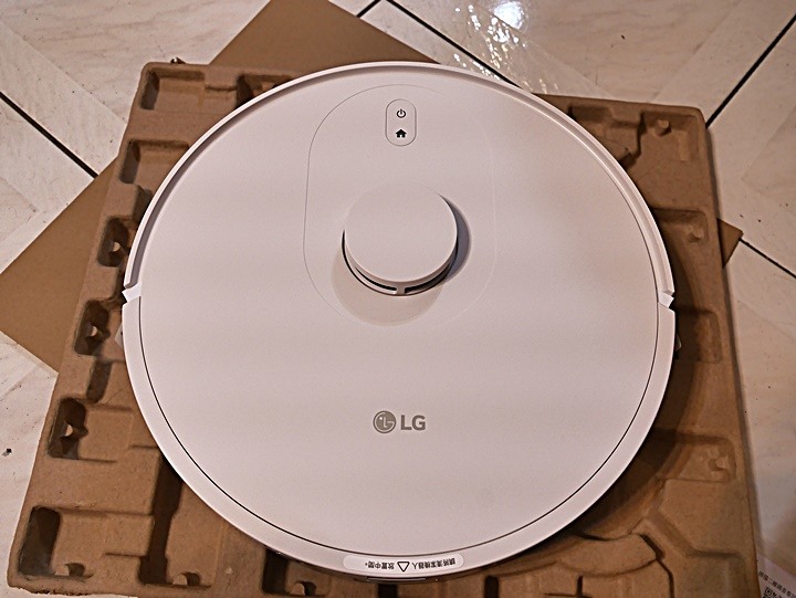 LG PuriCare™ 雙變頻除濕機 feat. CordZero™ R5T 濕拖清潔機器人 (自動除塵) 使用心得分享 — 在溼冷的天氣中享受乾爽又自動變乾淨的環境