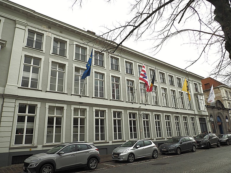 布魯日大廣場(Grote Markt)、大鐘樓(Belfort) 、市政廳(Stadhuis Brugge) 、玫瑰碼頭(Rosary Quay) 、聖母教堂(Onze-Lieve-Vrouwekerk)、貝居安禮修道院(Begijnhofkapel),還有白酒淡菜 — 世界文化遺產 之 布魯日歷史中心(Historic Centre of Brugge) — 2023年冬季歐洲行旅 第五部
