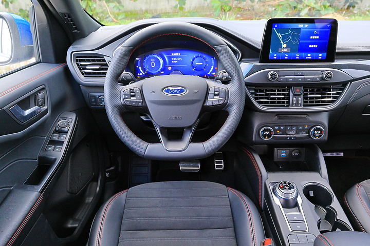 點我看大圖 (映像旅行) 徜徉太平洋湛藍海濱in台東feat. Ford Kuga EcoBoost® 180 ST-Line Sport(荒島藍)