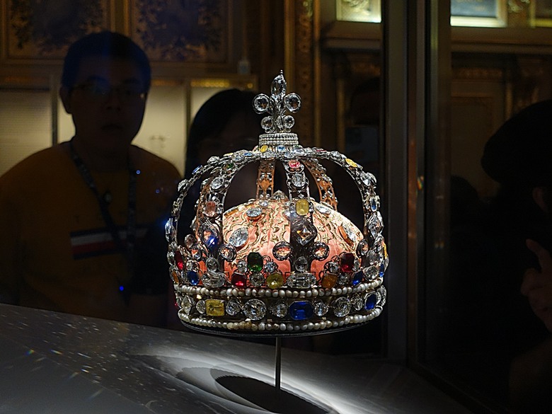 塞納河遊船 (Bateaux-Mouches) 與 羅浮宮(Musée du Louvre)，外掛地窖內享用法式烤田螺與鴨胸 — 世界文化遺產 之 巴黎，塞纳河畔(Paris, Banks of the Seine) — 2023年冬季歐洲行旅 第六部