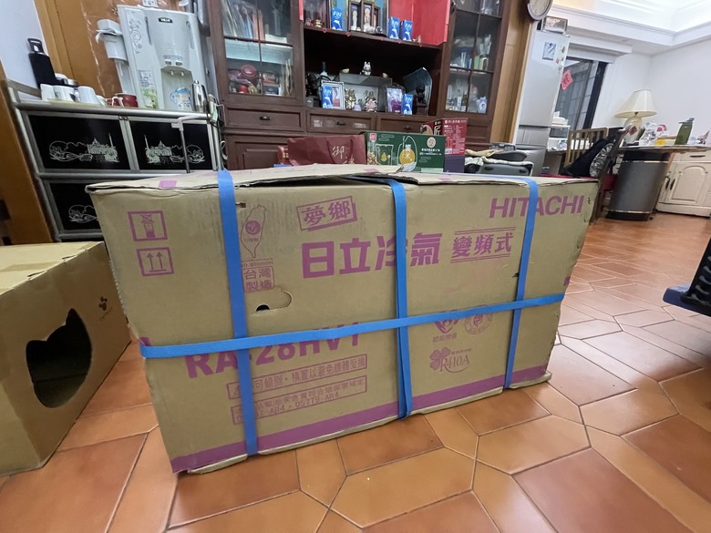 開箱文:HITACHI 日立變頻窗型冷暖氣-左側吹 RA-28HV1