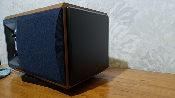 JBL4305P主動式無線喇叭小開箱
