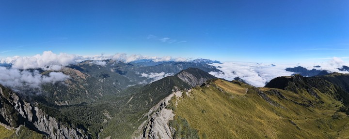 點我看大圖 去登一座充滿詭異傳說的山
