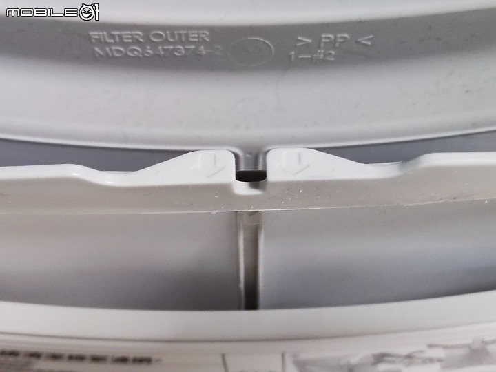 點我看大圖 【 開箱分享 】LG WR-100VW 免曬衣智慧乾衣機,實現烘衣自由的白色小精靈!