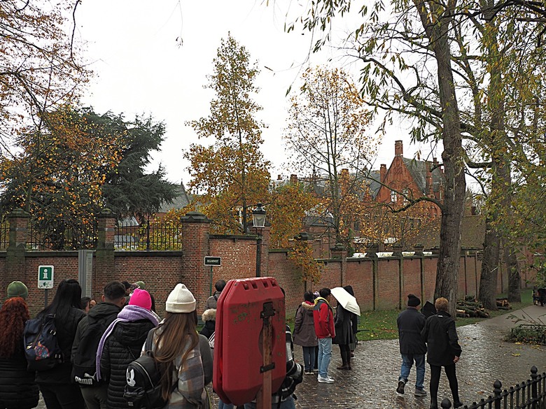 布魯日大廣場(Grote Markt)、大鐘樓(Belfort) 、市政廳(Stadhuis Brugge) 、玫瑰碼頭(Rosary Quay) 、聖母教堂(Onze-Lieve-Vrouwekerk)、貝居安禮修道院(Begijnhofkapel),還有白酒淡菜 — 世界文化遺產 之 布魯日歷史中心(Historic Centre of Brugge) — 2023年冬季歐洲行旅 第五部