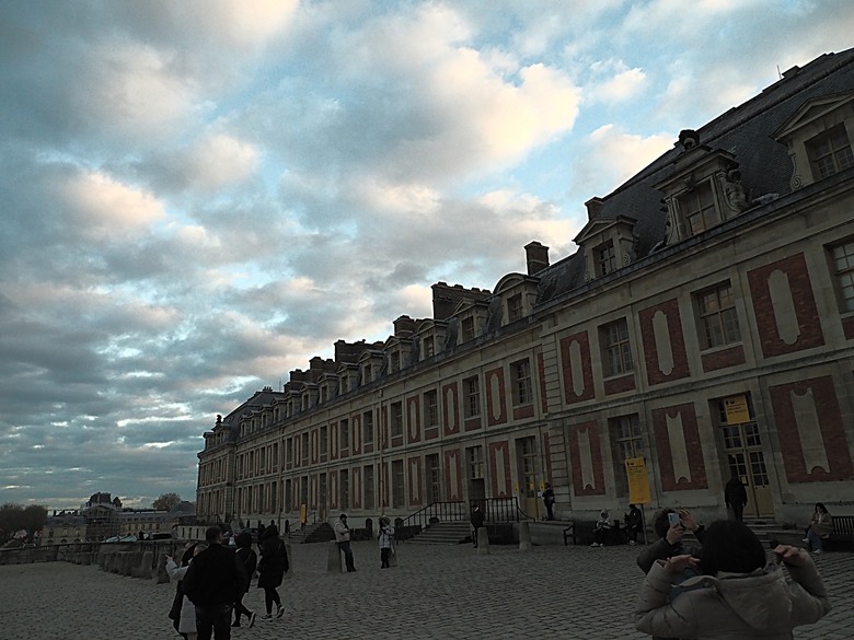 凡爾賽宮(Château de Versailles) — 世界文化遺產 之 凡爾賽宮及其園林(Palace and Park of Versailles) — 外掛巴黎市政廳(Hôtel de Ville)、古監獄(Conciergerie) 、皇家宮殿(Domaine National du Palais-Royal) — 2023年冬季歐洲行旅 第七部