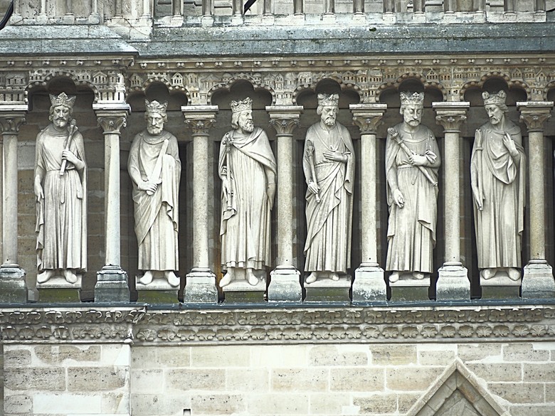 楓丹白露宮(Chateau de Fontainebleau)，外掛凱旋門(Arc de Triomphe)、聖母院(Cathédrale Notre-Dame de Paris)、歌劇院(Palais Garnier)、莫里哀噴泉(Fontaine Molière)、聖米歇爾噴泉(Fontaine Saint-Michel) — 世界文化遺產 之 楓丹白靈宮及其園林(Palace and Park of Fontainebleau) — 2023年冬季歐洲行旅 第八部