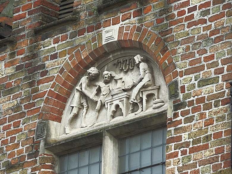 布魯日大廣場(Grote Markt)、大鐘樓(Belfort) 、市政廳(Stadhuis Brugge) 、玫瑰碼頭(Rosary Quay) 、聖母教堂(Onze-Lieve-Vrouwekerk)、貝居安禮修道院(Begijnhofkapel)，還有白酒淡菜 — 世界文化遺產 之 布魯日歷史中心(Historic Centre of Brugge) — 2023年冬季歐洲行旅 第五部