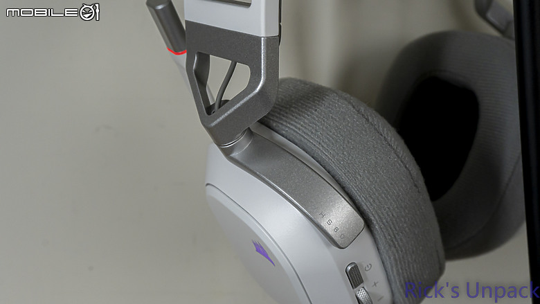點我看大圖 【開箱】無線三模、增加續航 | CORSAIR HS80 MAX WIRELESS WHITE