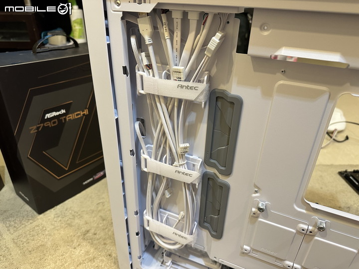 ASRock Z790 Taichi與Performance 1 ft簡單分享