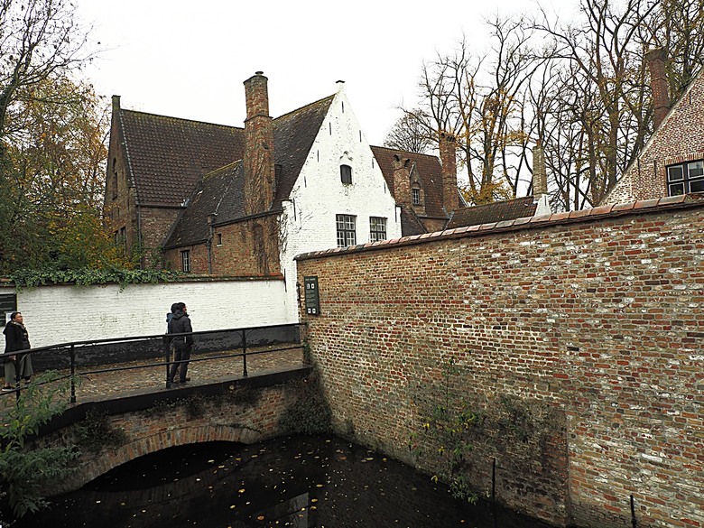布魯日大廣場(Grote Markt)、大鐘樓(Belfort) 、市政廳(Stadhuis Brugge) 、玫瑰碼頭(Rosary Quay) 、聖母教堂(Onze-Lieve-Vrouwekerk)、貝居安禮修道院(Begijnhofkapel),還有白酒淡菜 — 世界文化遺產 之 布魯日歷史中心(Historic Centre of Brugge) — 2023年冬季歐洲行旅 第五部