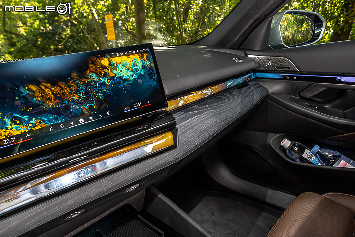 BMW i5 eDrive40 M Sport 試駕｜電能加持科技進化，但仍是你記憶中的五系列！