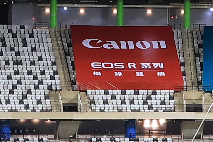 Canon RF-S 10-18mm f/4.5-6.3 IS STM 評測報告｜攝錄皆宜、僅 150g 的隨身超廣角鏡頭！