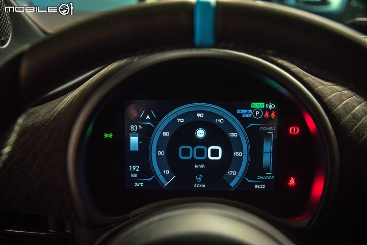 【採訪】Abarth 500e Scorpionissima電動性能蠍國內首度亮相,雙車型報價自243萬元起!