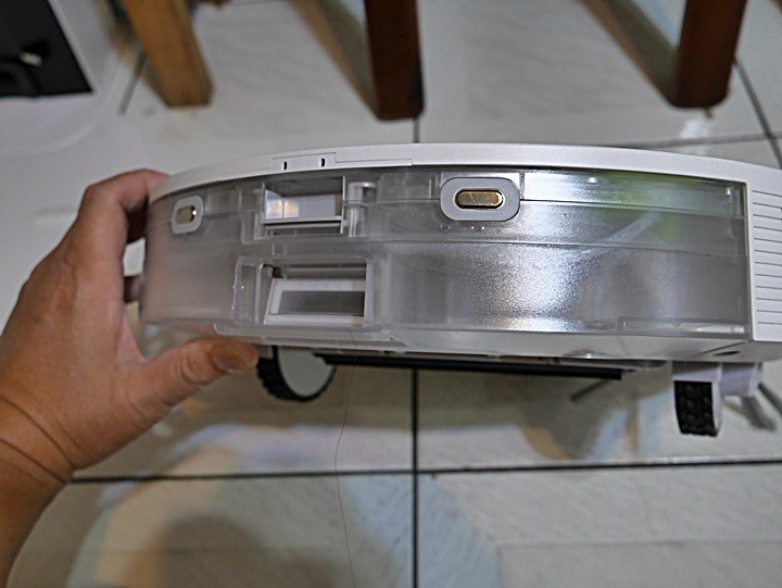 LG PuriCare™ 雙變頻除濕機 feat. CordZero™ R5T 濕拖清潔機器人 (自動除塵) 使用心得分享 — 在溼冷的天氣中享受乾爽又自動變乾淨的環境