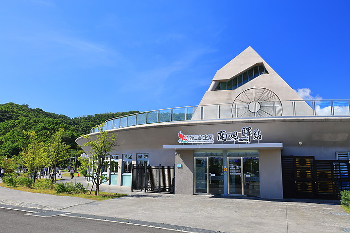 點我看大圖 (映像旅行) 徜徉太平洋湛藍海濱in台東feat. Ford Kuga EcoBoost® 180 ST-Line Sport(荒島藍)