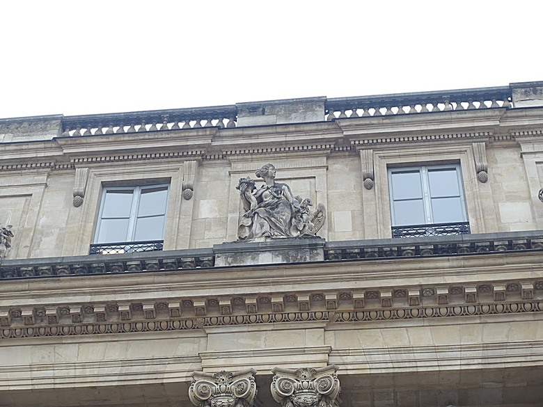 凡爾賽宮(Château de Versailles) — 世界文化遺產 之 凡爾賽宮及其園林(Palace and Park of Versailles) — 外掛巴黎市政廳(Hôtel de Ville)、古監獄(Conciergerie) 、皇家宮殿(Domaine National du Palais-Royal) — 2023年冬季歐洲行旅 第七部