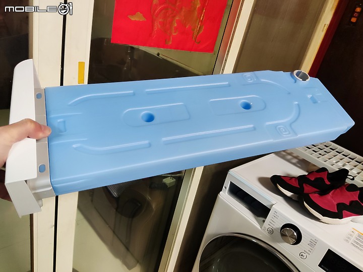點我看大圖 【 開箱分享 】LG WR-100VW 免曬衣智慧乾衣機,實現烘衣自由的白色小精靈!