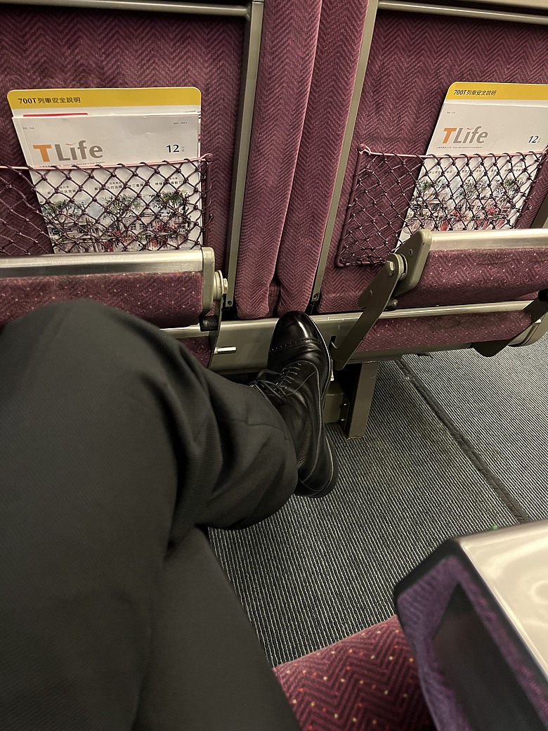 【開箱】高貴不貴 Carmina Balmoral Boots 之男生女生配
