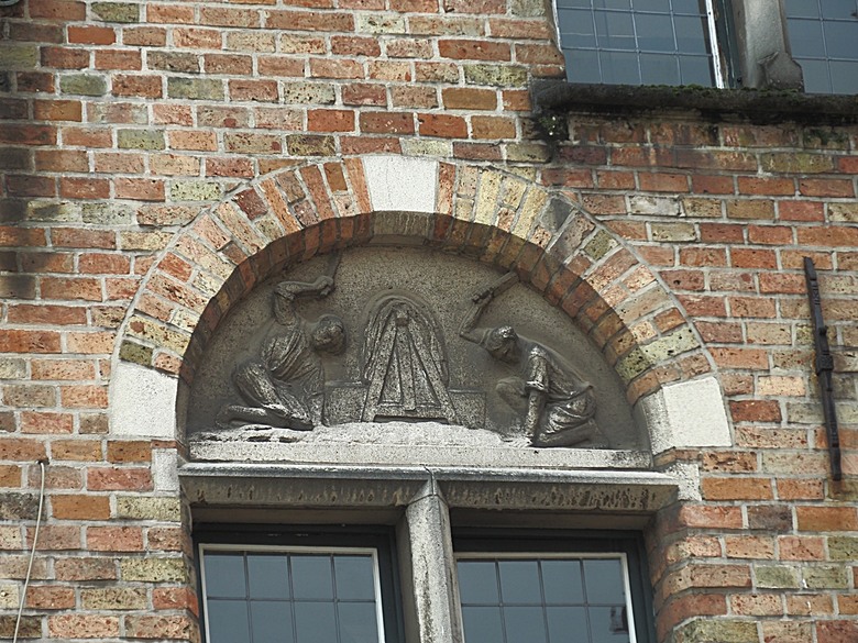 布魯日大廣場(Grote Markt)、大鐘樓(Belfort) 、市政廳(Stadhuis Brugge) 、玫瑰碼頭(Rosary Quay) 、聖母教堂(Onze-Lieve-Vrouwekerk)、貝居安禮修道院(Begijnhofkapel)，還有白酒淡菜 — 世界文化遺產 之 布魯日歷史中心(Historic Centre of Brugge) — 2023年冬季歐洲行旅 第五部