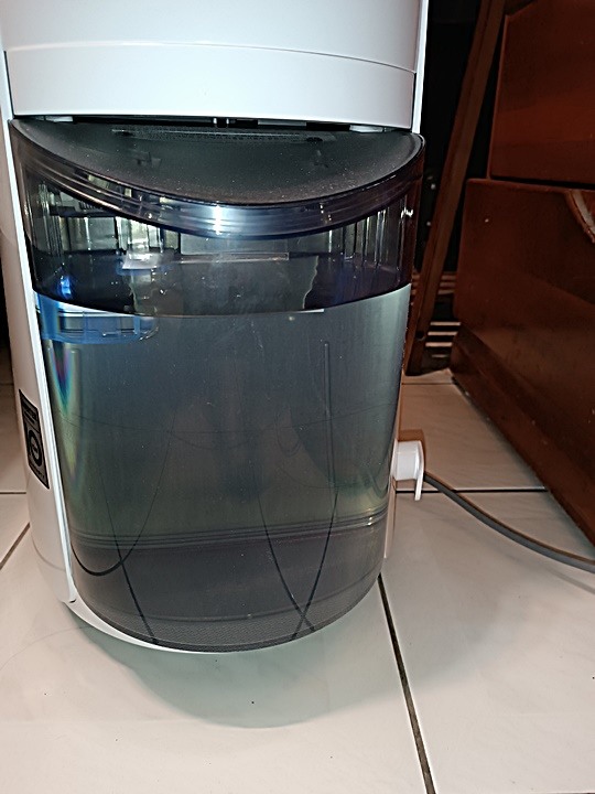 LG PuriCare™ 雙變頻除濕機 feat. CordZero™ R5T 濕拖清潔機器人 (自動除塵) 使用心得分享 — 在溼冷的天氣中享受乾爽又自動變乾淨的環境