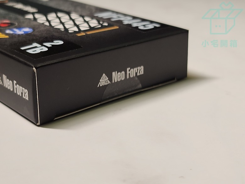 【小宅開箱】凌航 NFP445 2TB Gen4 PCIe SSD 石墨烯散熱片 簡易開箱測試