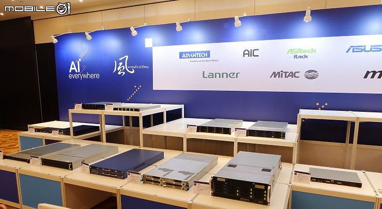 Intel Core Ultra筆電與第五代Xeon處理器加速提升AI發布會分享