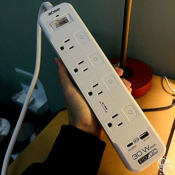 【快譯通1.8M電源延長線】不僅插電還能同時支援USB｜Type C快充等多項裝置