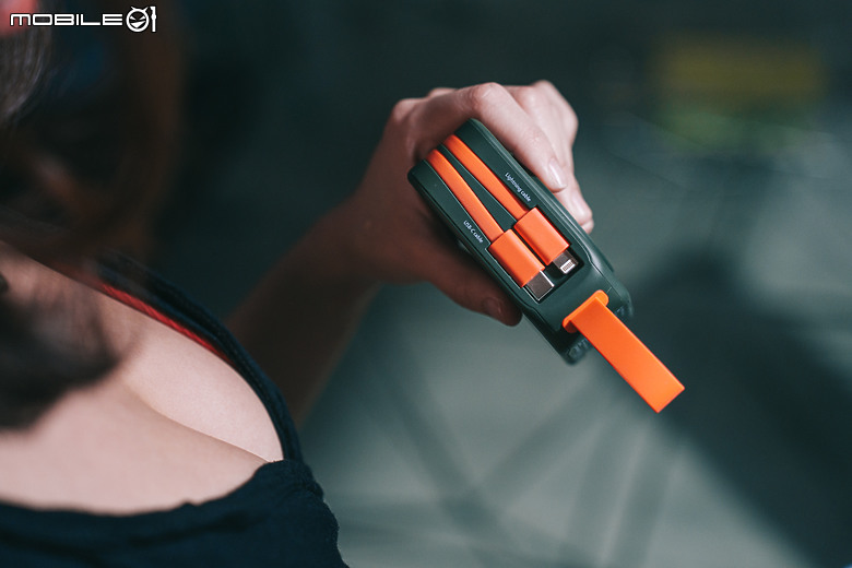 PHILIPS FunCube十合一行動電源體驗|多功能搭小巧思!