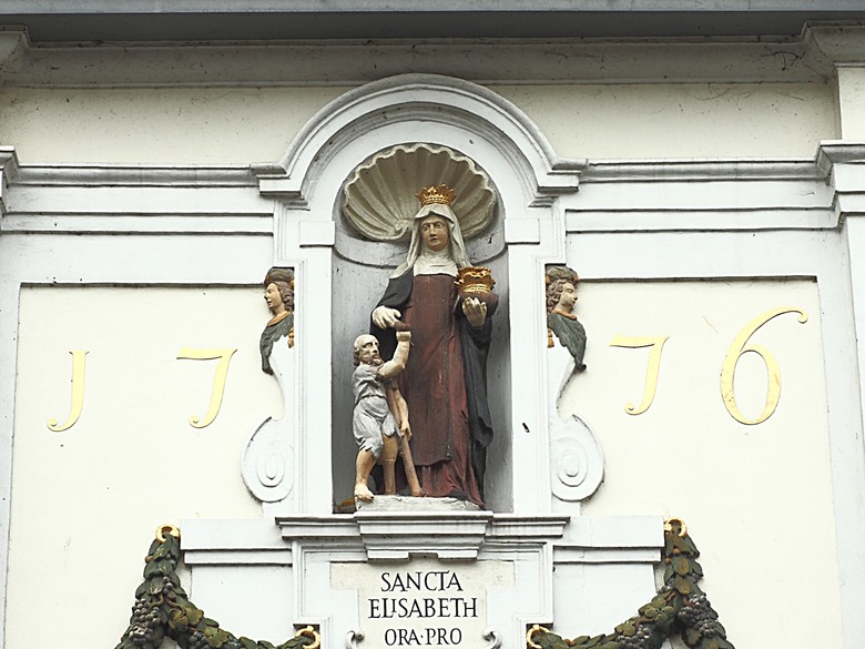布魯日大廣場(Grote Markt)、大鐘樓(Belfort) 、市政廳(Stadhuis Brugge) 、玫瑰碼頭(Rosary Quay) 、聖母教堂(Onze-Lieve-Vrouwekerk)、貝居安禮修道院(Begijnhofkapel),還有白酒淡菜 — 世界文化遺產 之 布魯日歷史中心(Historic Centre of Brugge) — 2023年冬季歐洲行旅 第五部