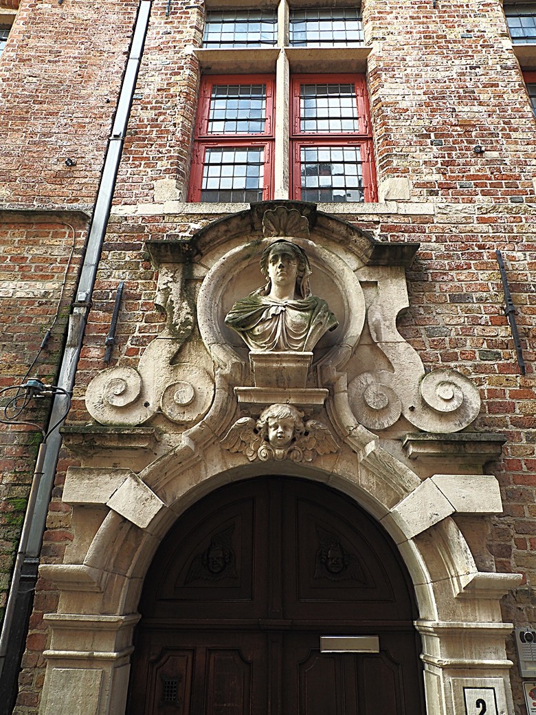 布魯日大廣場(Grote Markt)、大鐘樓(Belfort) 、市政廳(Stadhuis Brugge) 、玫瑰碼頭(Rosary Quay) 、聖母教堂(Onze-Lieve-Vrouwekerk)、貝居安禮修道院(Begijnhofkapel),還有白酒淡菜 — 世界文化遺產 之 布魯日歷史中心(Historic Centre of Brugge) — 2023年冬季歐洲行旅 第五部