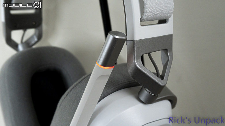 點我看大圖 【開箱】無線三模、增加續航 | CORSAIR HS80 MAX WIRELESS WHITE