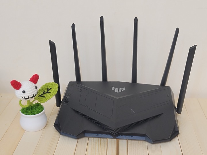 開箱 - ASUS TUF AX6000高顏值路由器