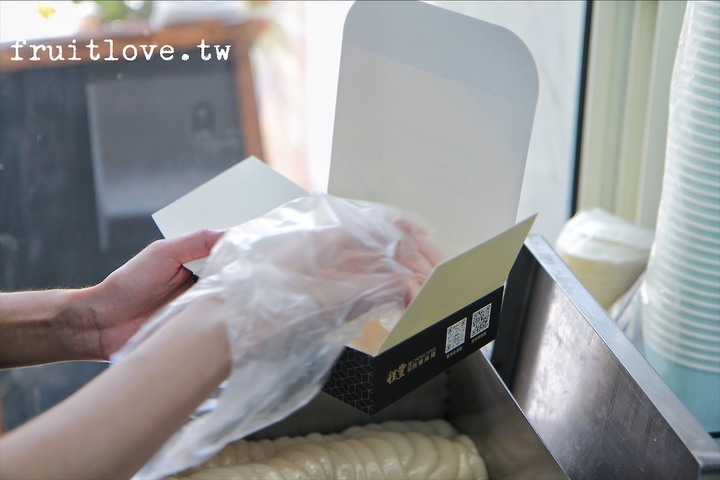 點我看大圖 手工麻糬Q嫩,吃法多元化,獨特精緻禮盒設計,拜拜或是送禮都很合適