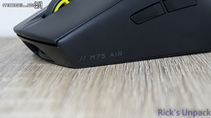 點我看大圖 【開箱】賊船輕量、三模對稱鼠 | CORSAIR M75 AIR WIRELESS