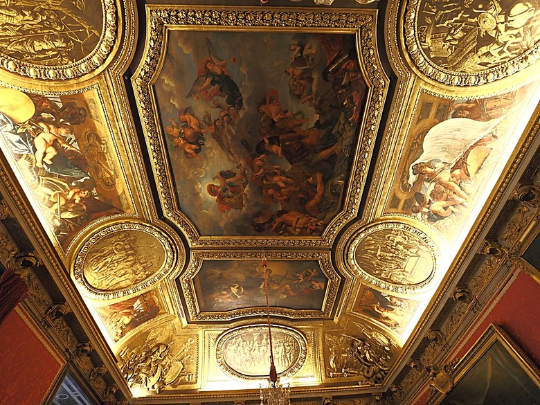 凡爾賽宮(Château de Versailles) — 世界文化遺產 之 凡爾賽宮及其園林(Palace and Park of Versailles) — 外掛巴黎市政廳(Hôtel de Ville)、古監獄(Conciergerie) 、皇家宮殿(Domaine National du Palais-Royal) — 2023年冬季歐洲行旅 第七部